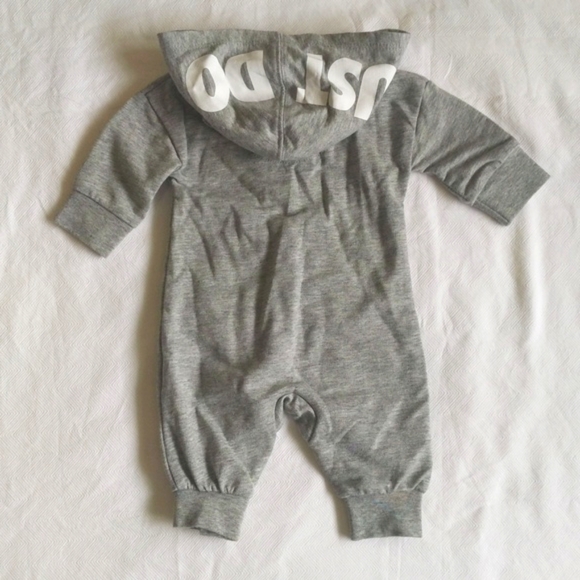 NEW nike logo zipper close hoodie jumpsuit newborn baby unisex neutral - Picture 9 of 9